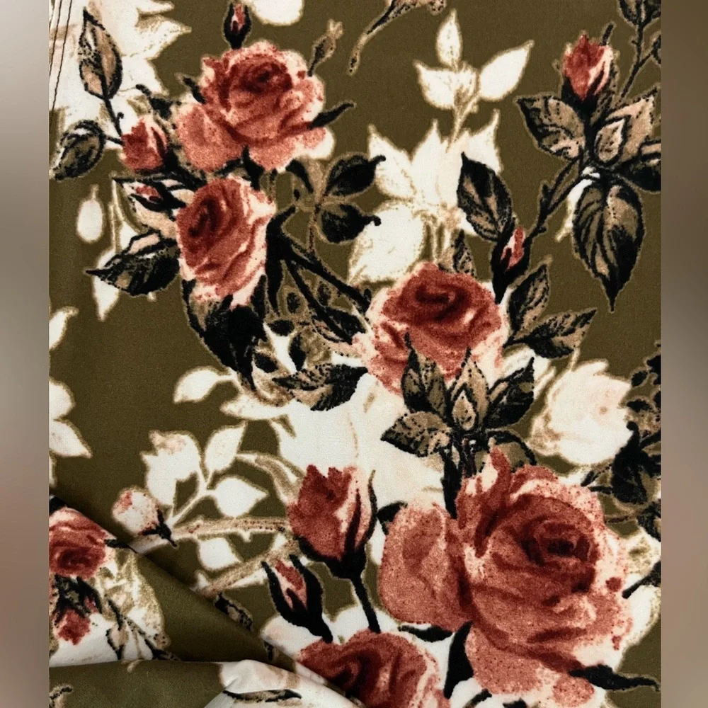 Lularoe amazing floral leggings - Picture 2 of 3